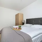 Elegant Zbozowa In With Parking By Renters Krakov