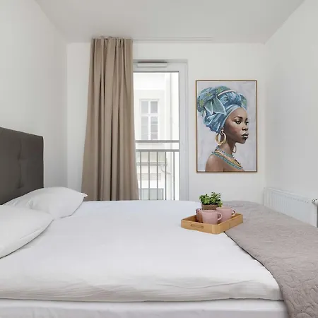 Elegant Zbożowa In With Parking By Renters Apartamento