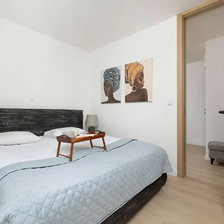 Elegant Zbozowa In With Parking By Renters Krakow
