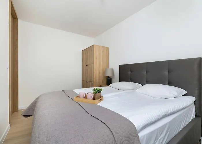 Elegant Zbozowa In With Parking By Renters Krakow